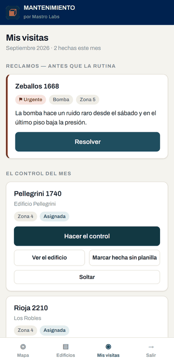 El técnico abre el celular, ve el reclamo urgente y el control del mes, abre la planilla del edificio ya cargada con lo del mes anterior, corrige lo que cambió, saca las fotos y termina la visita.